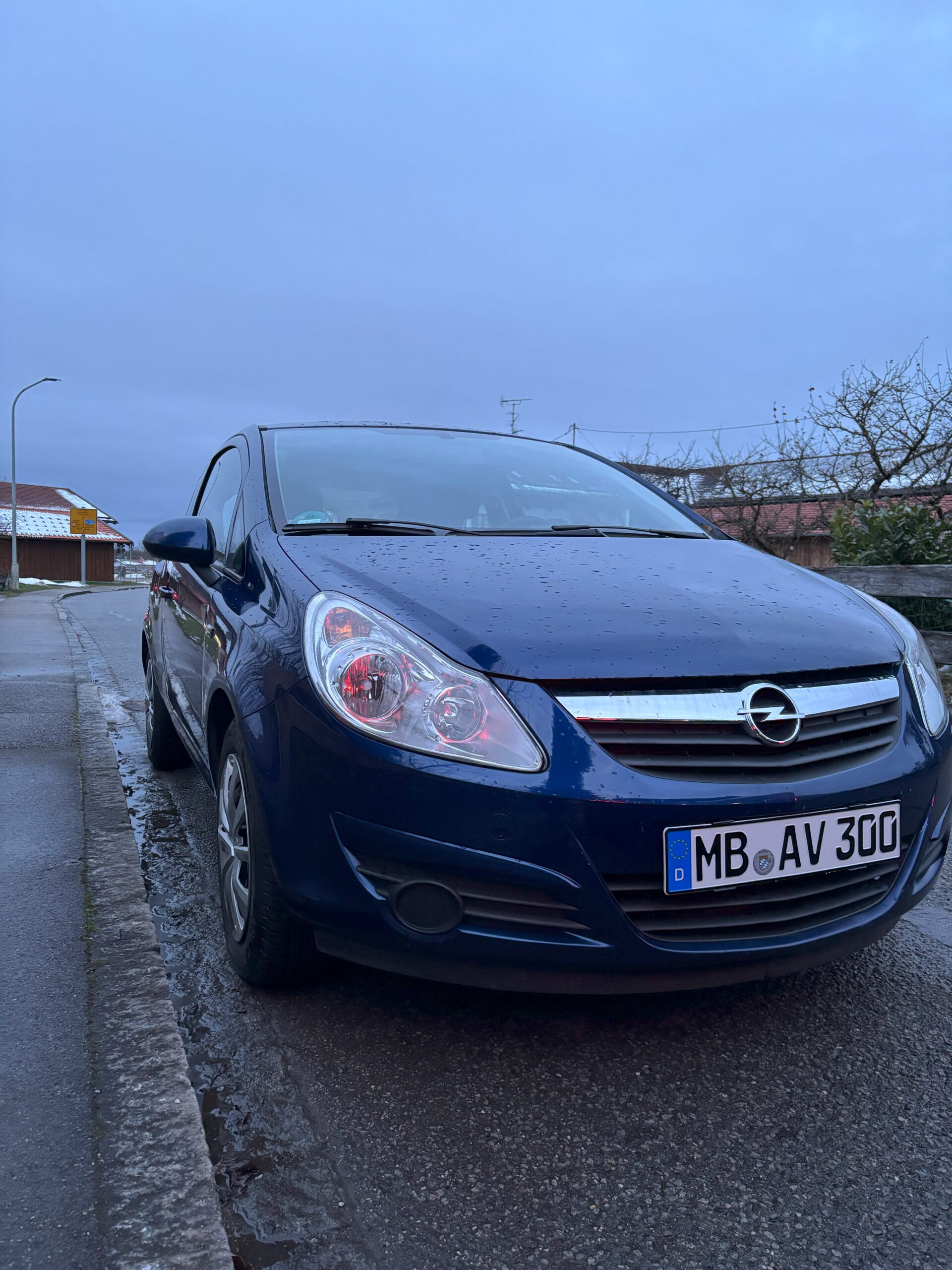 Opel Corsa Blau