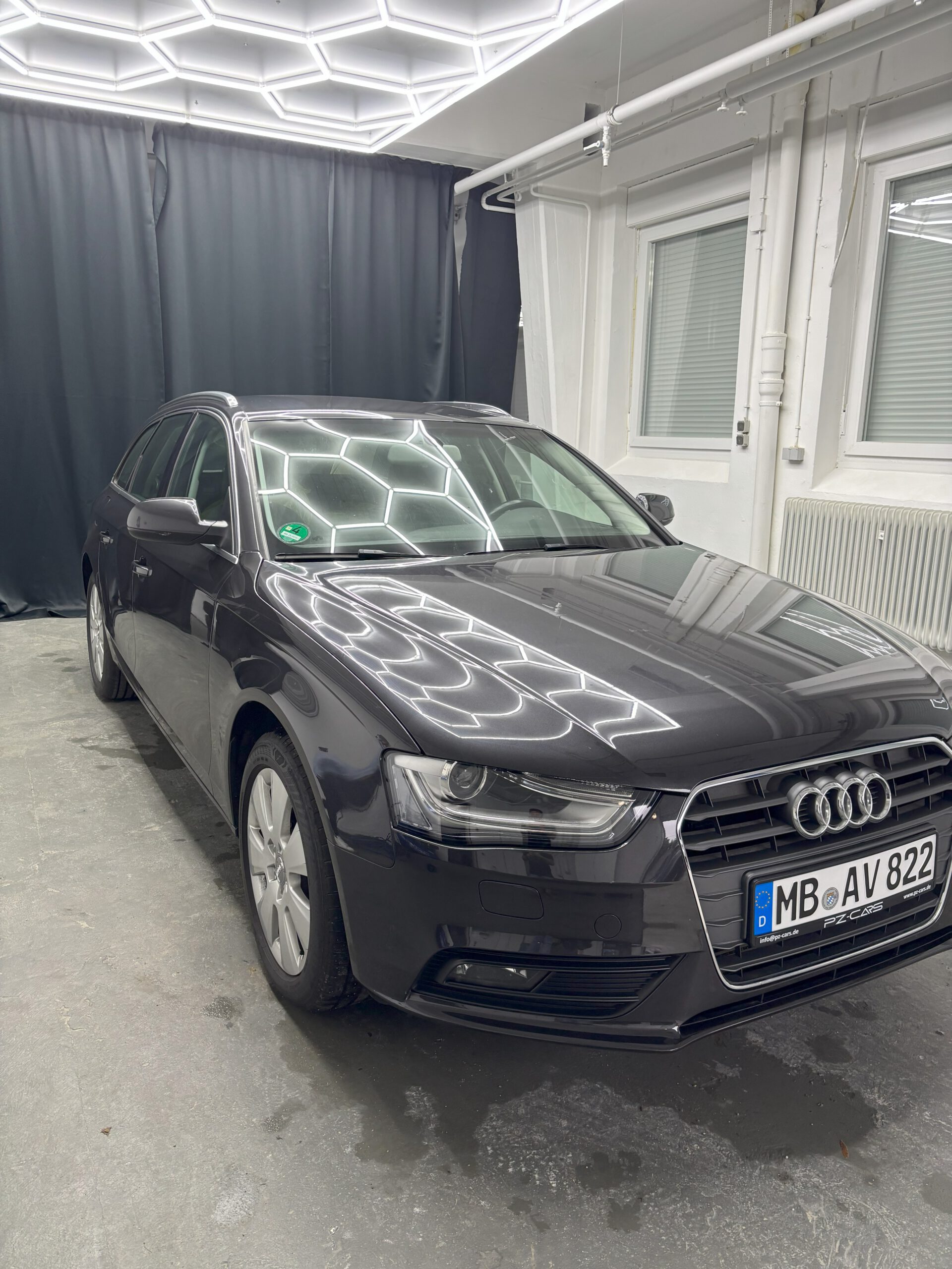 Opel Corsa Mietwagen Audi A4